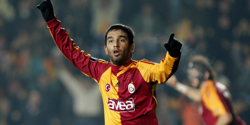 What Makes a Galatasaray Midfield Legend